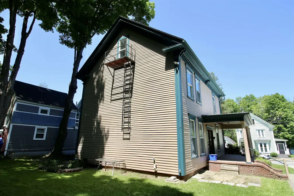 22 Maple Street Somersworth NH 03878