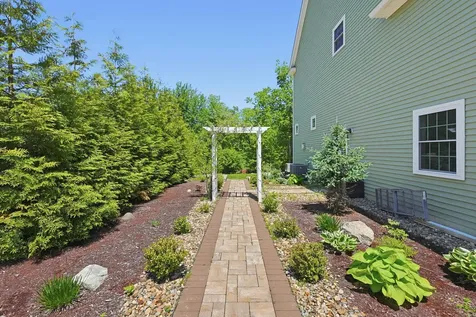 29 Aspen Drive Pelham NH 03076