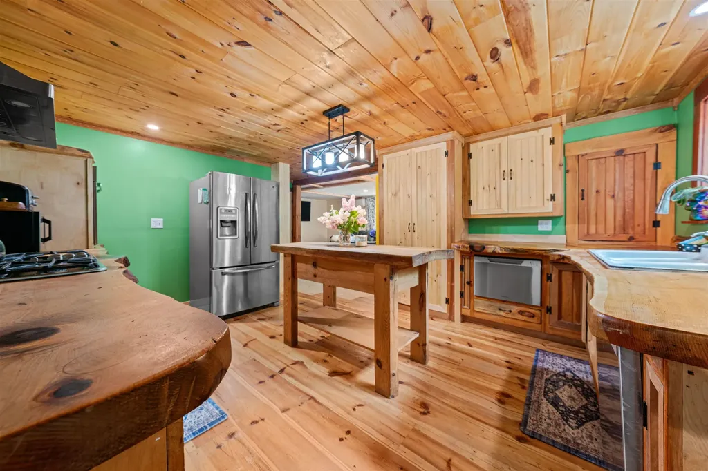 164 Stagecoach Road Barrington NH 03825