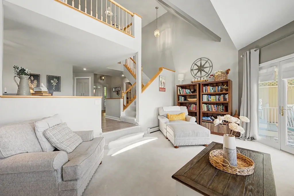 21 Wintercroft Circle Grantham NH 03781