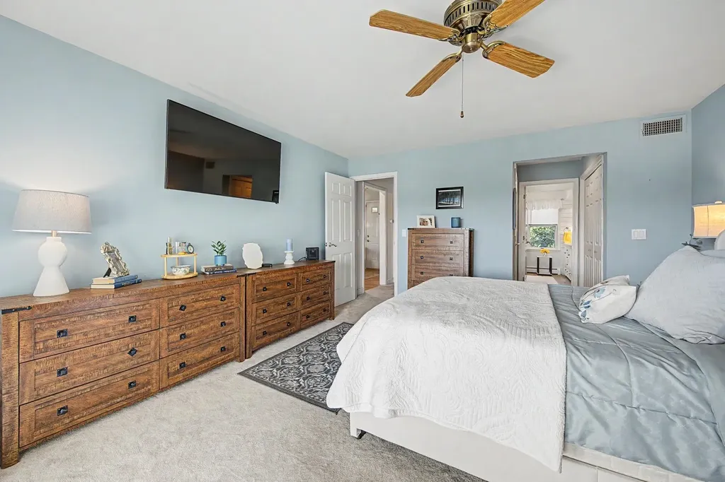 21 Wintercroft Circle Grantham NH 03781