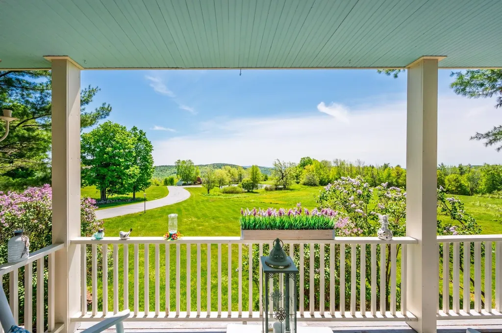 21 Wintercroft Circle Grantham NH 03781