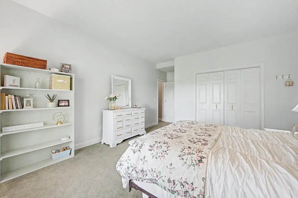 21 Wintercroft Circle Grantham NH 03781
