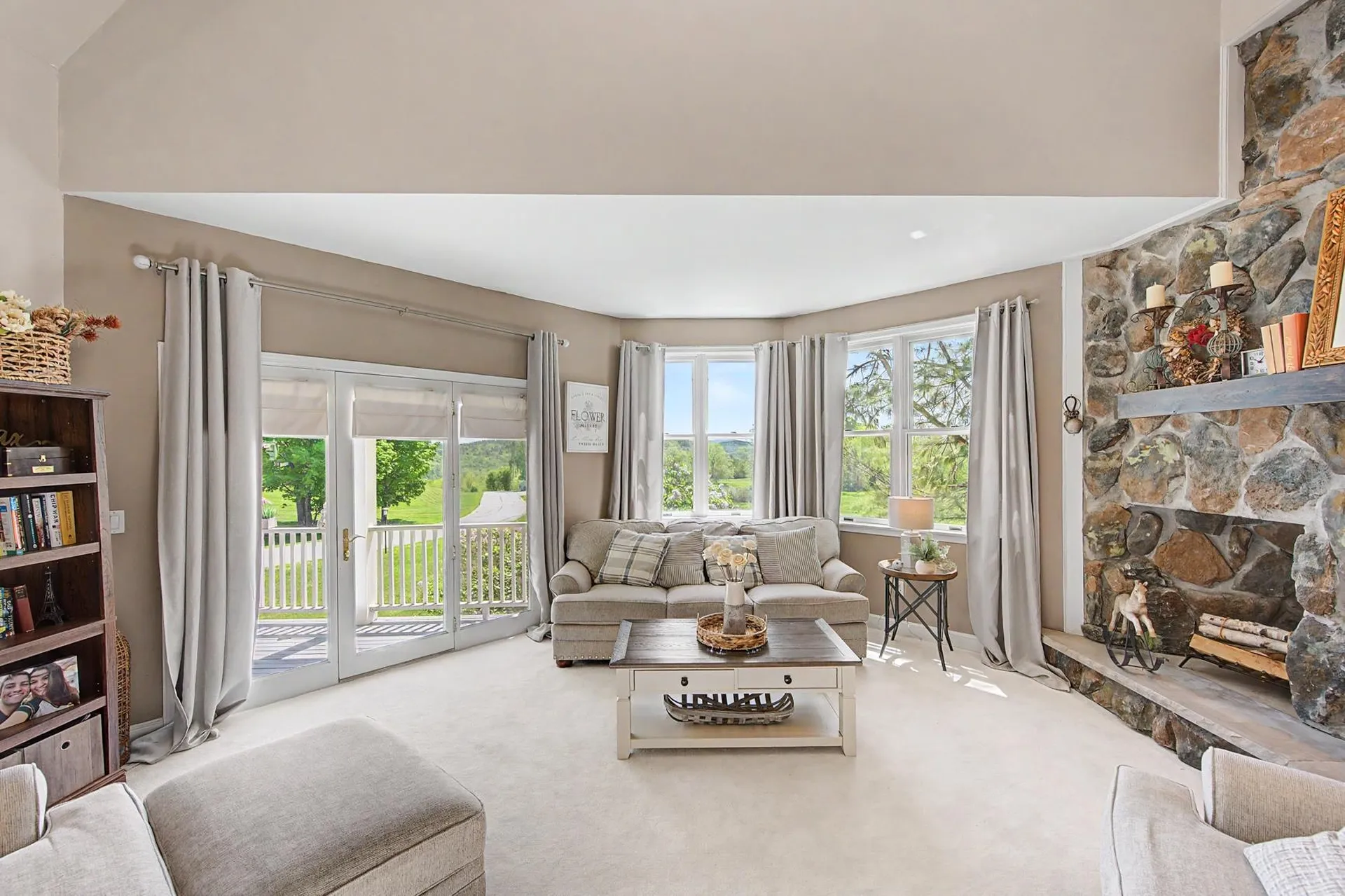 21 Wintercroft Circle Grantham NH 03781