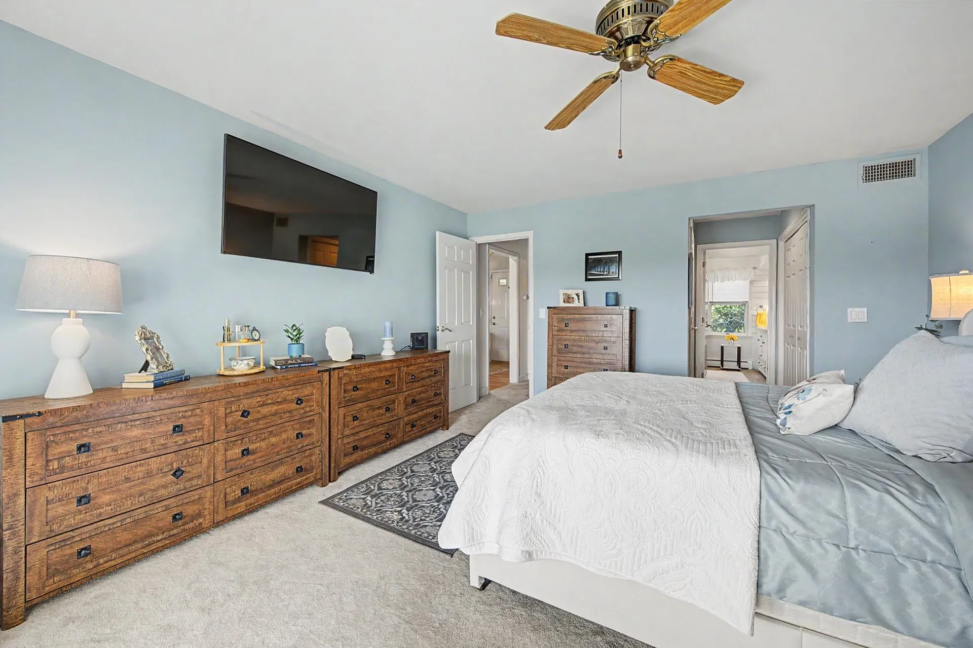 21 Wintercroft Circle Grantham NH 03781