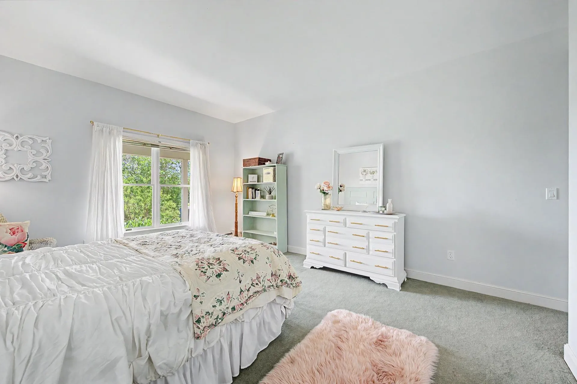 21 Wintercroft Circle Grantham NH 03781