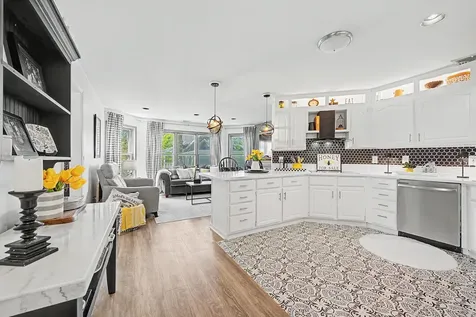 21 Wintercroft Circle Grantham NH 03781