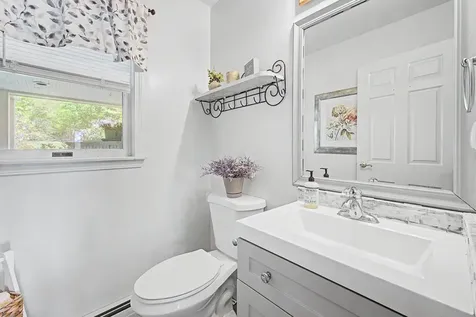 21 Wintercroft Circle Grantham NH 03781