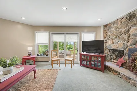 21 Wintercroft Circle Grantham NH 03781