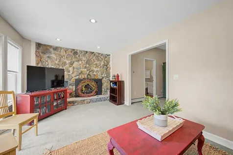 21 Wintercroft Circle Grantham NH 03781