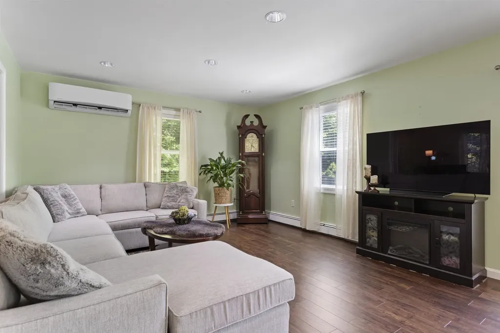 15 Kelso Drive Bow NH 03304