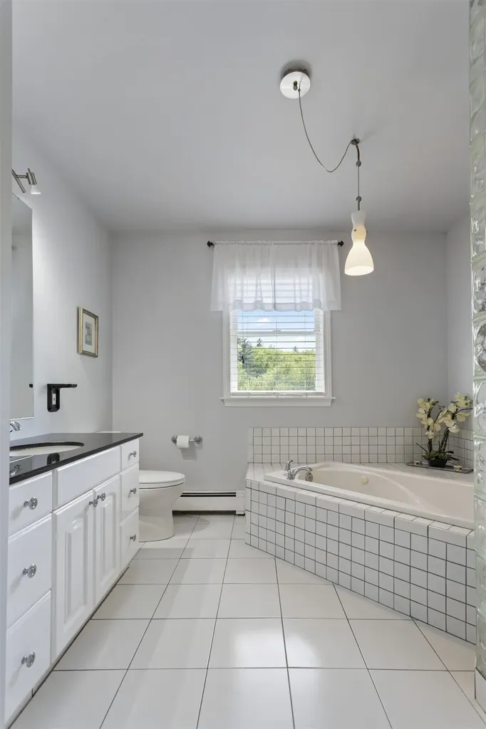 15 Kelso Drive Bow NH 03304
