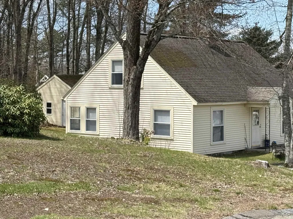 43 Clark Avenue Laconia NH 03246