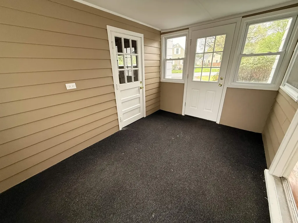 15 Woodbury Lane Bedford NH 03110