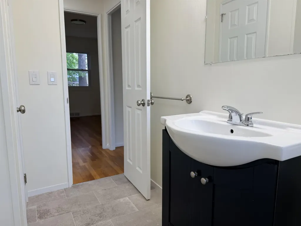 15 Woodbury Lane Bedford NH 03110