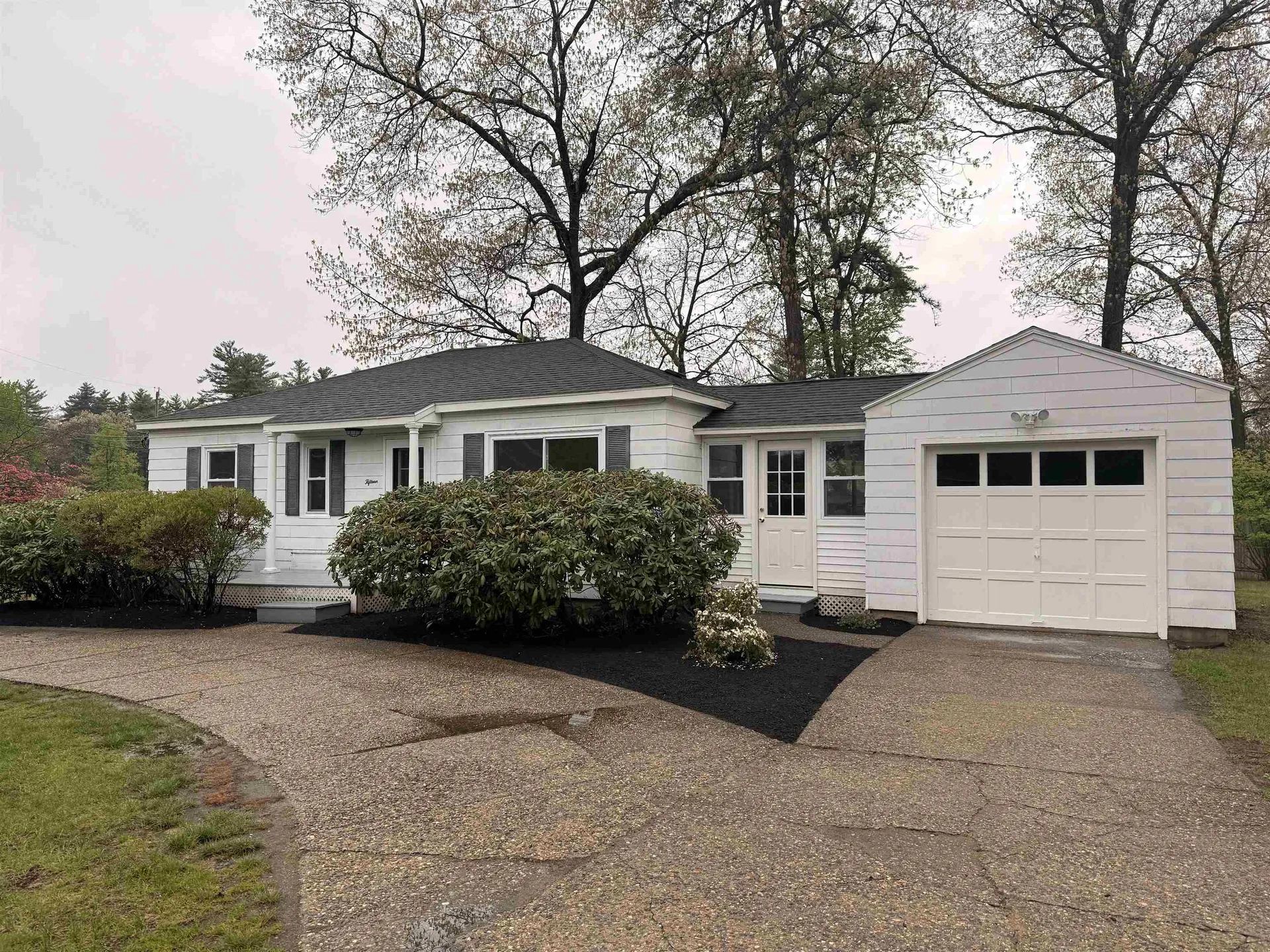 15 Woodbury Lane Bedford NH 03110