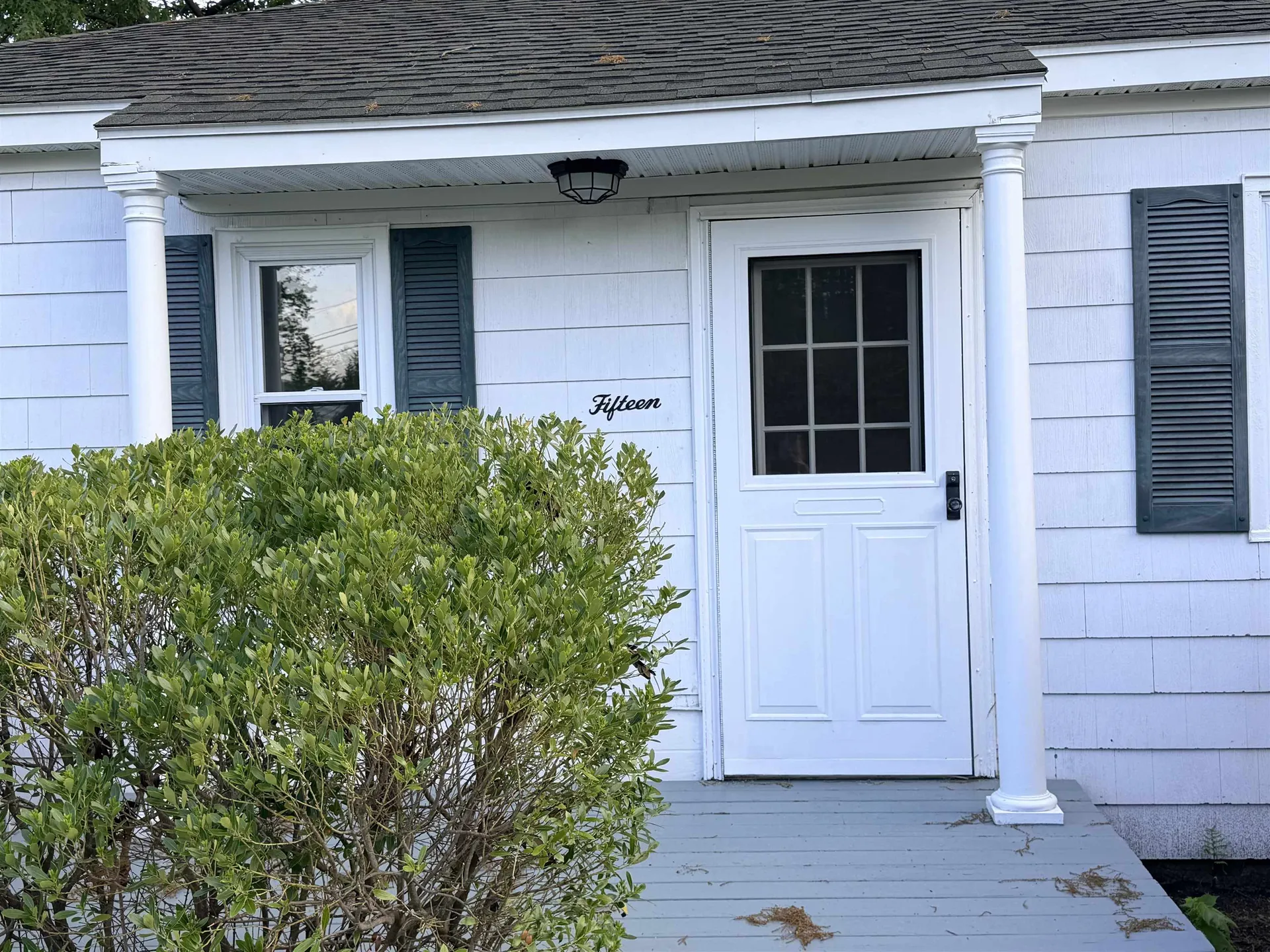 15 Woodbury Lane Bedford NH 03110