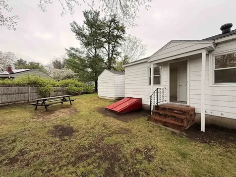 15 Woodbury Lane Bedford NH 03110