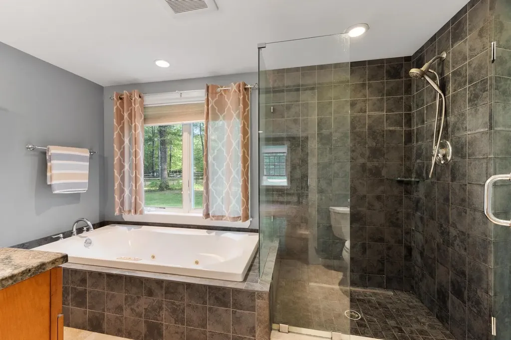 276 South Road Brentwood NH 03833