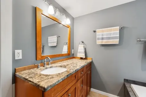 276 South Road Brentwood NH 03833