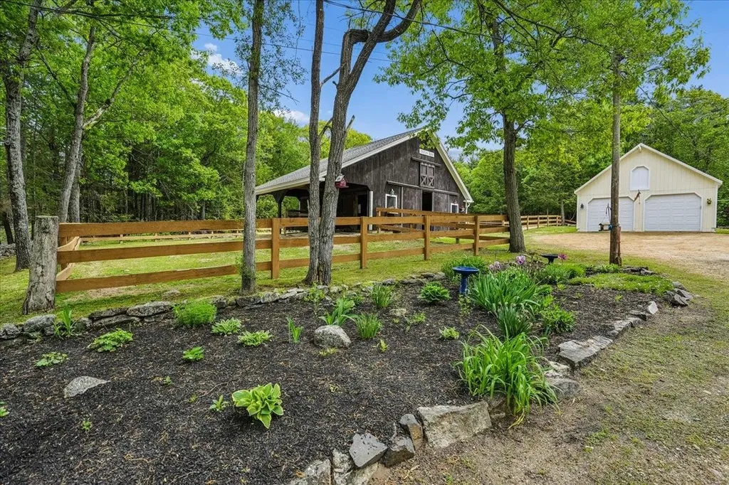 15 Tandy Road Deerfield NH 03037