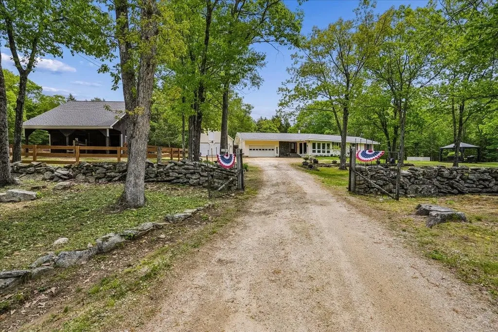 15 Tandy Road Deerfield NH 03037