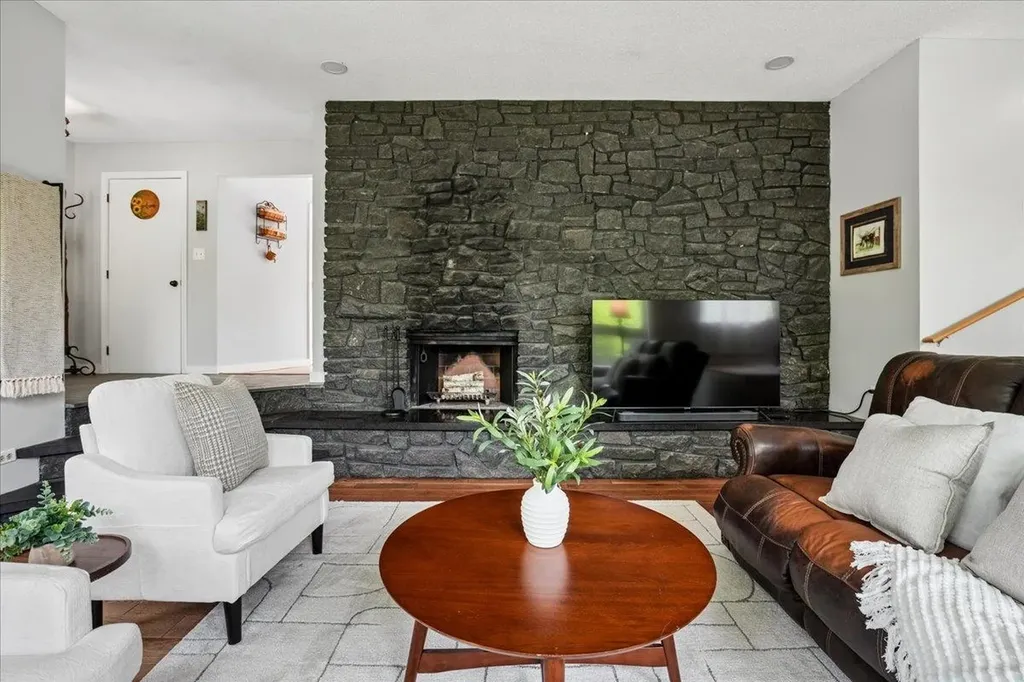 15 Tandy Road Deerfield NH 03037
