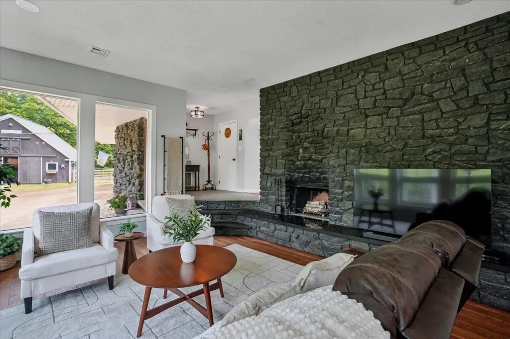 15 Tandy Road Deerfield NH 03037