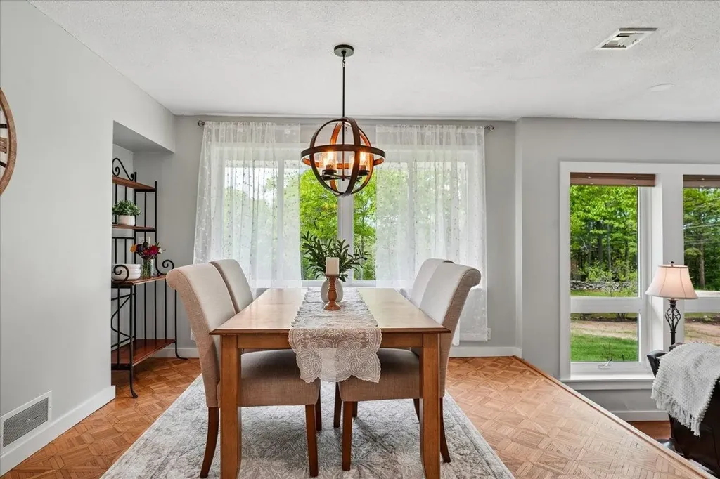 15 Tandy Road Deerfield NH 03037