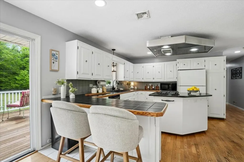 15 Tandy Road Deerfield NH 03037