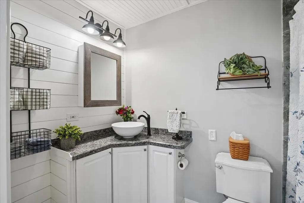 15 Tandy Road Deerfield NH 03037