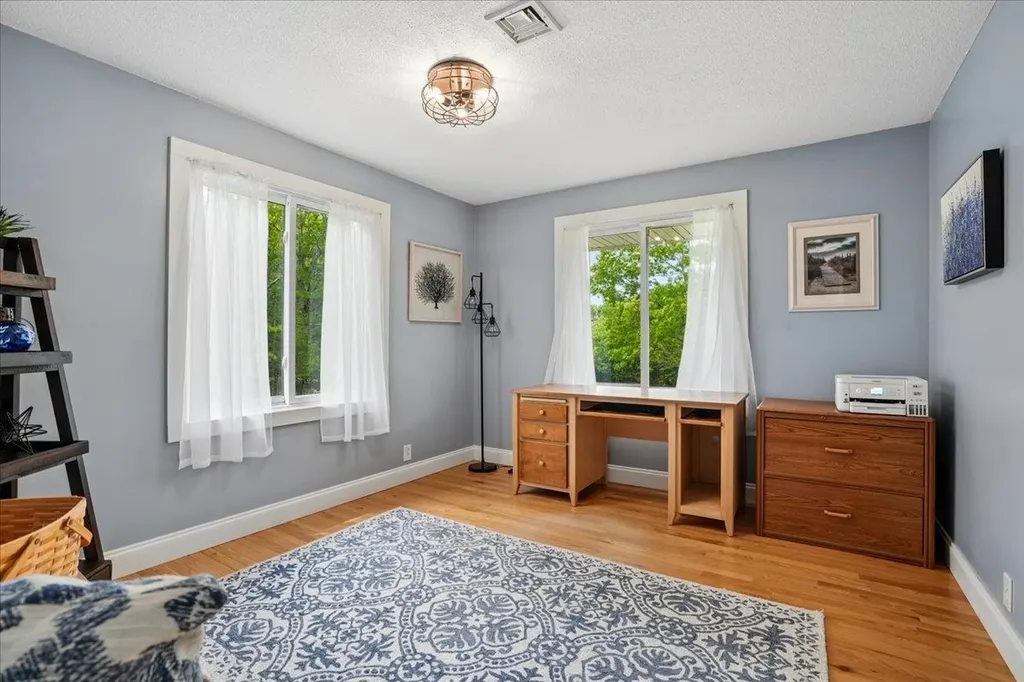 15 Tandy Road Deerfield NH 03037