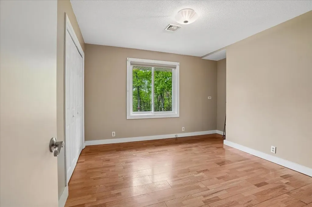 15 Tandy Road Deerfield NH 03037