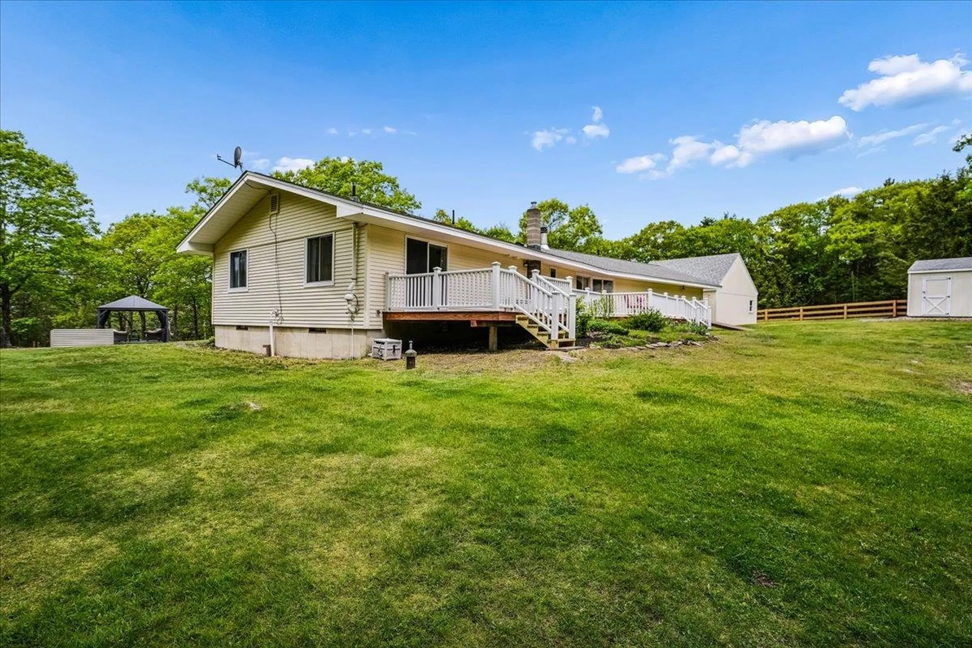 15 Tandy Road Deerfield NH 03037