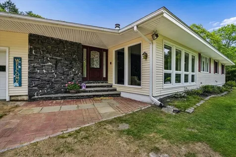 15 Tandy Road Deerfield NH 03037