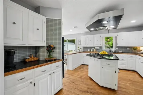 15 Tandy Road Deerfield NH 03037