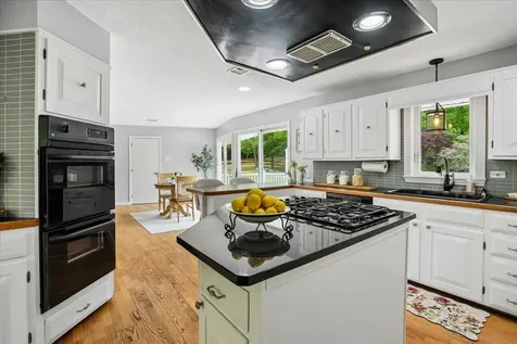 15 Tandy Road Deerfield NH 03037
