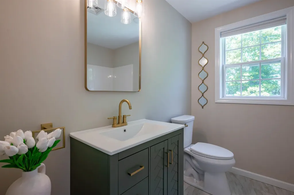 335 Wellington Hill Road Manchester NH 03104
