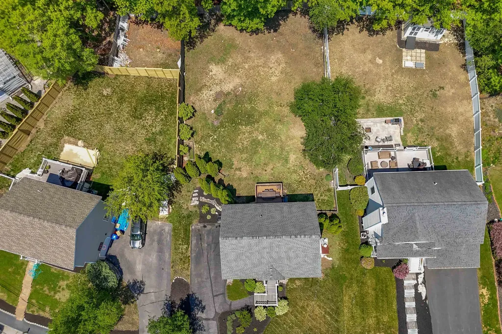 335 Wellington Hill Road Manchester NH 03104