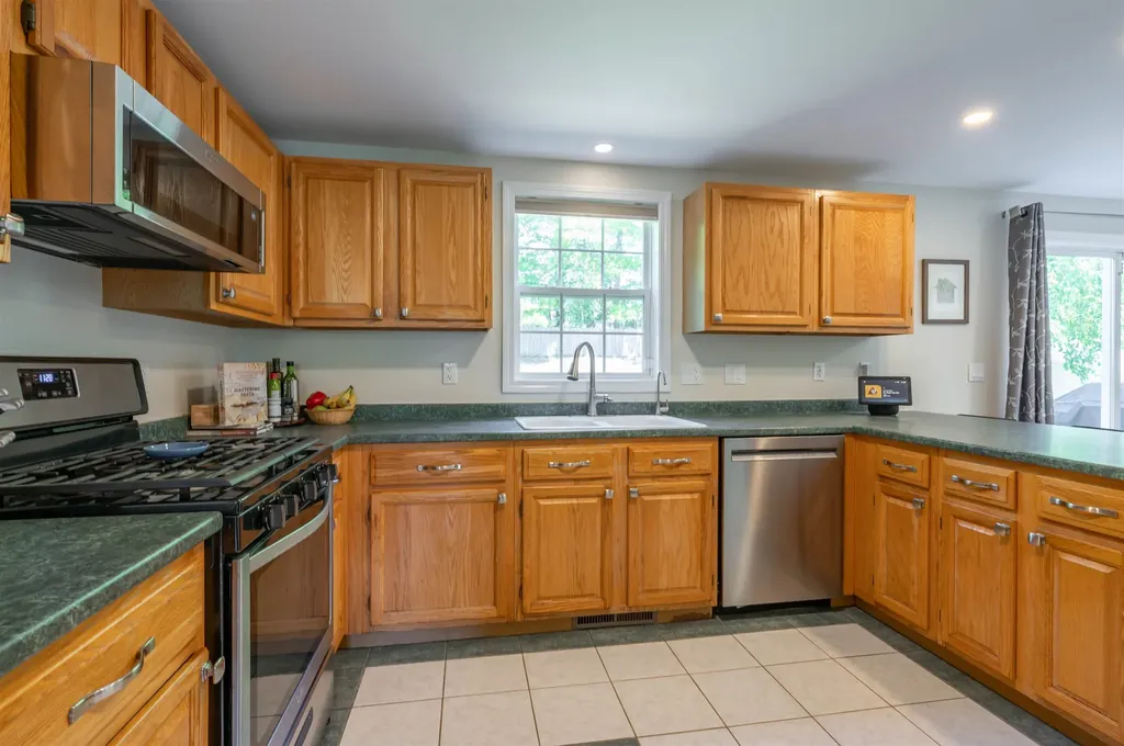 335 Wellington Hill Road Manchester NH 03104