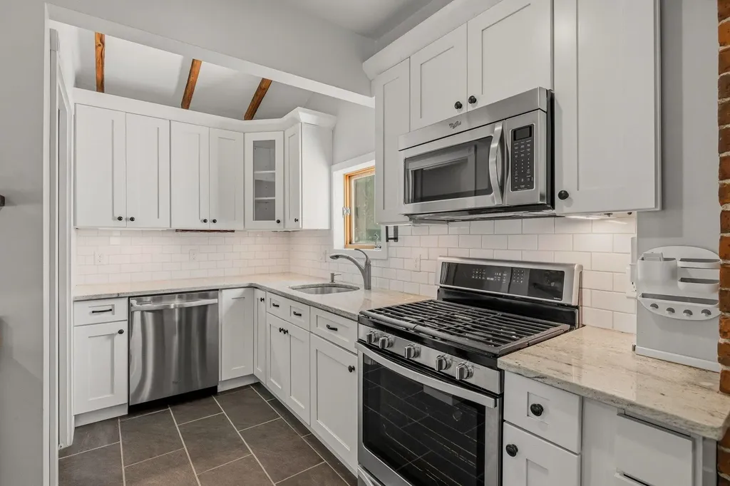 22 Cottage Street Portsmouth NH 03801