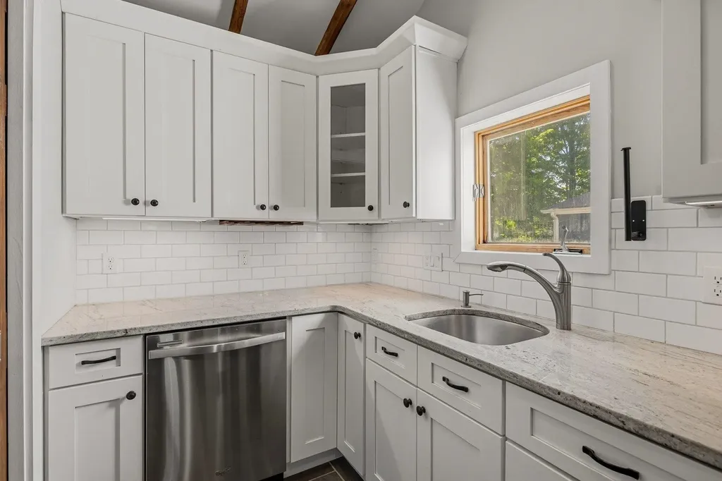 22 Cottage Street Portsmouth NH 03801