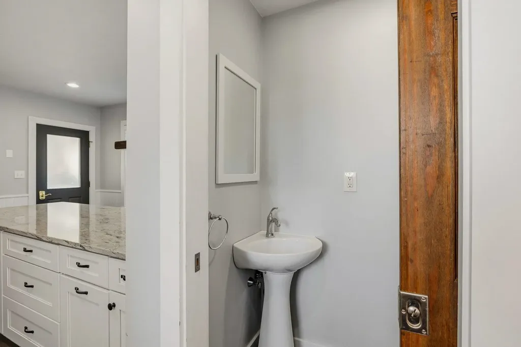 22 Cottage Street Portsmouth NH 03801