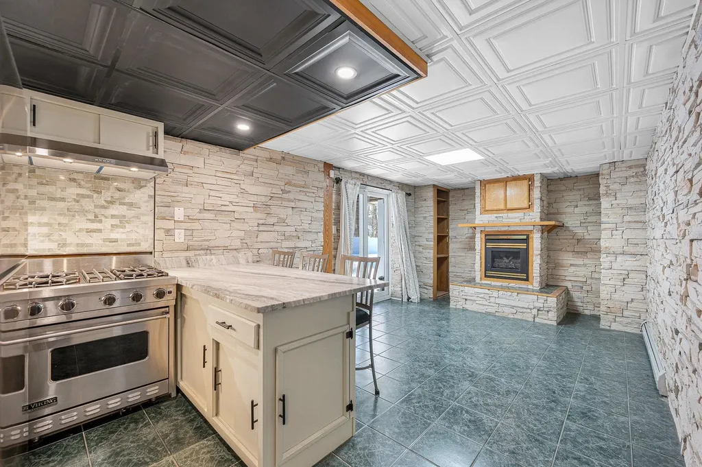 17 Pine Cone Drive Seabrook NH 03874