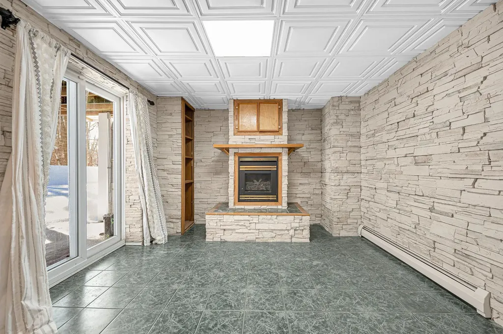 17 Pine Cone Drive Seabrook NH 03874
