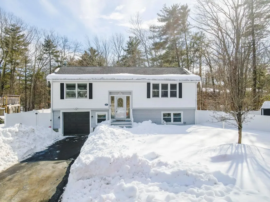 17 Pine Cone Drive Seabrook NH 03874