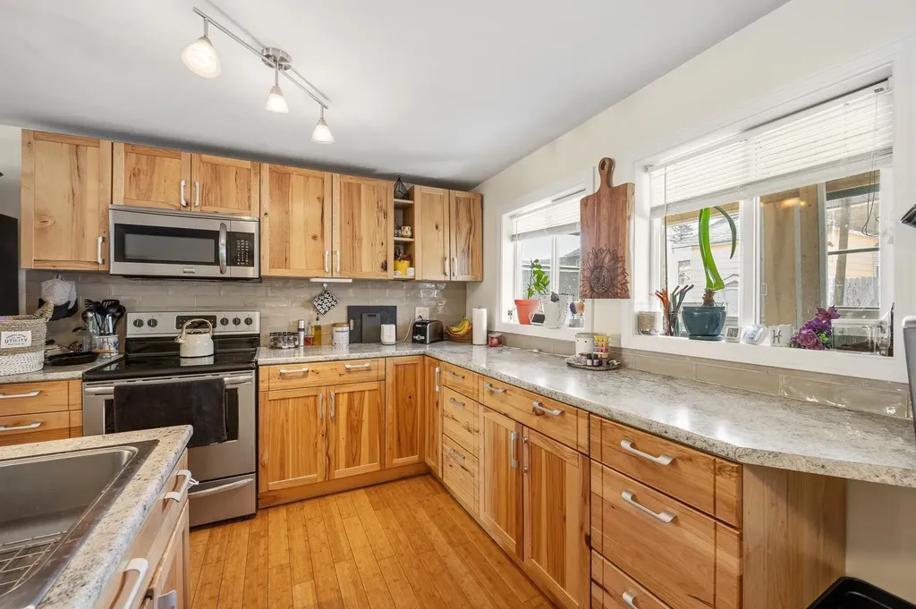 10 River Street Gorham NH 03581