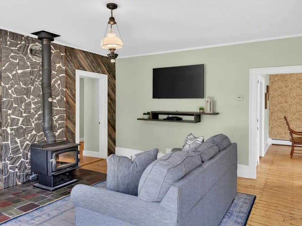 1376 Wes White Hill Richmond VT 05477