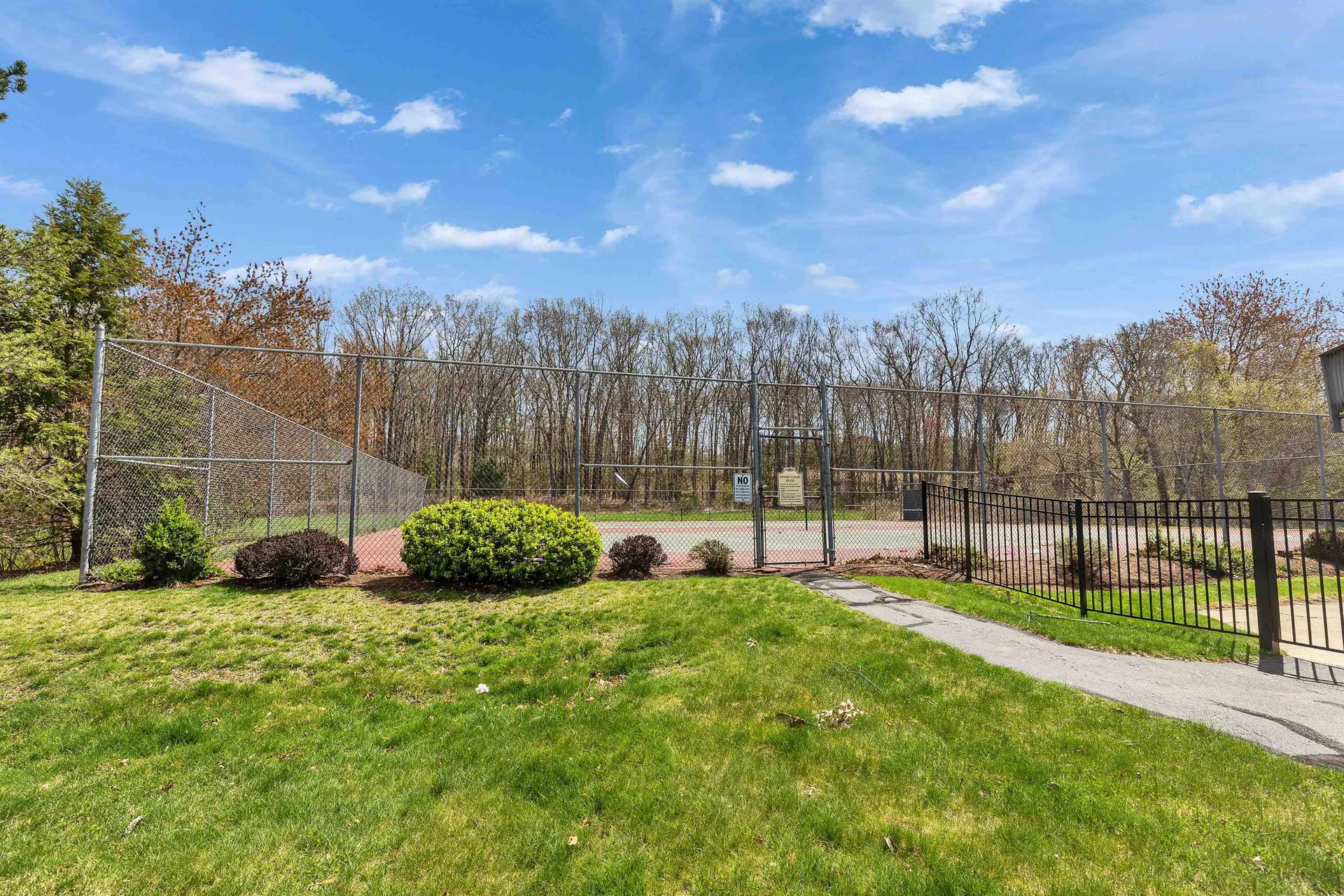 136 Fox Hollow Way Manchester NH 03104