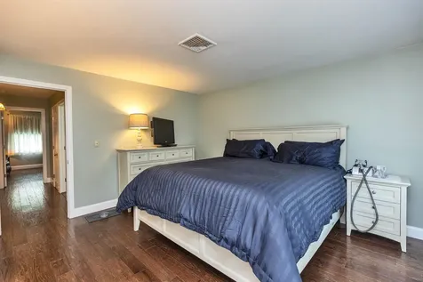 136 Fox Hollow Way Manchester NH 03104